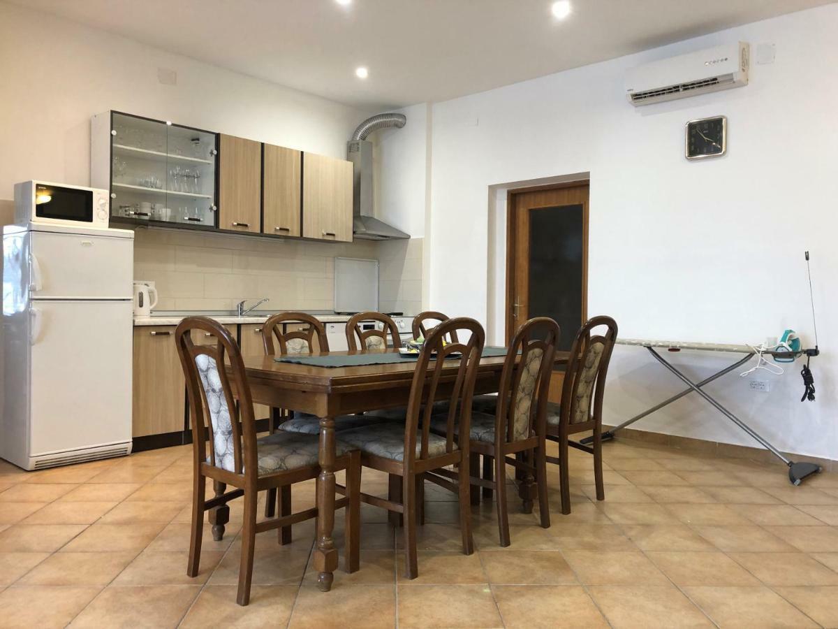 Apartmani I Sobe Ivancic1 نوفي فينودولسكي المظهر الخارجي الصورة